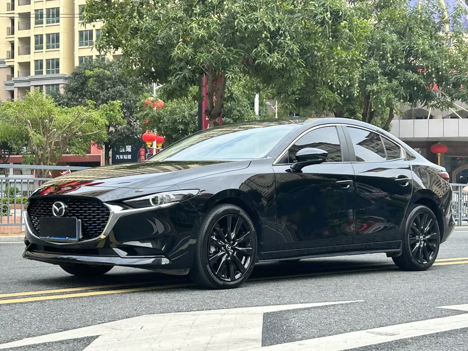 Mazda Axela Mazda3 Angkesela 2023 2.0L Automatic Premium Edition 2025 — photo 1, buy with delivery to Moscow