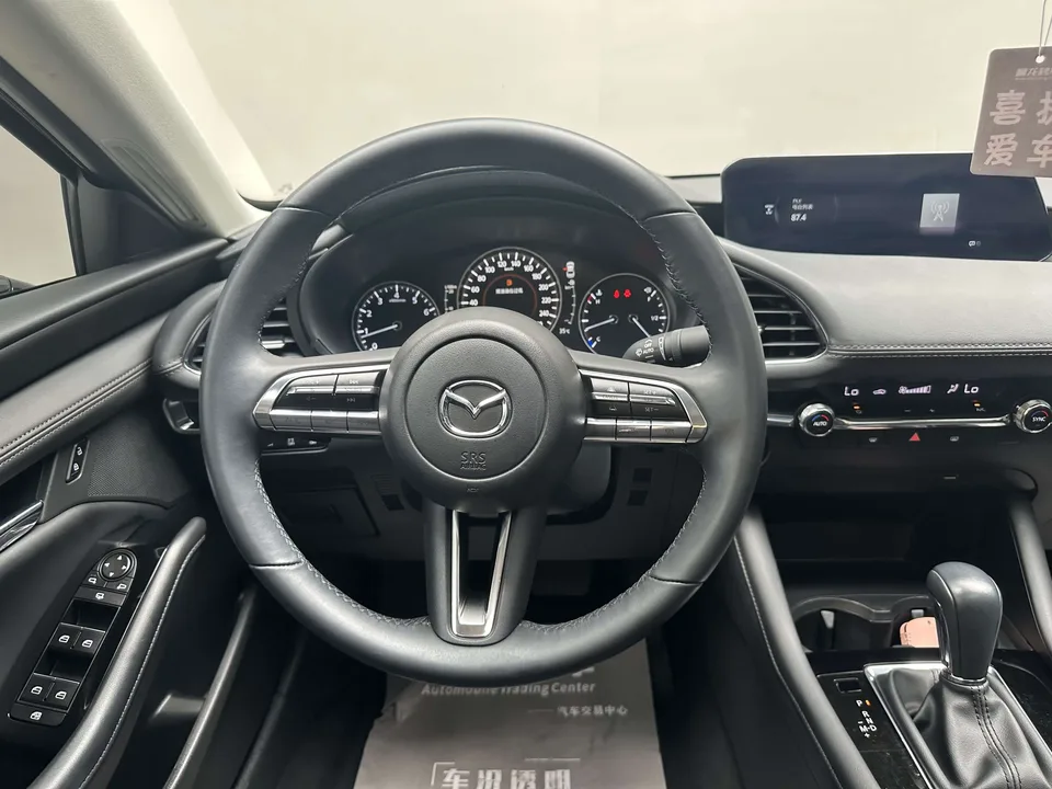 Mazda Axela Mazda3 Angkesela 2022 2.0L Automatic Elegant Edition 2023 — thumbnail 3