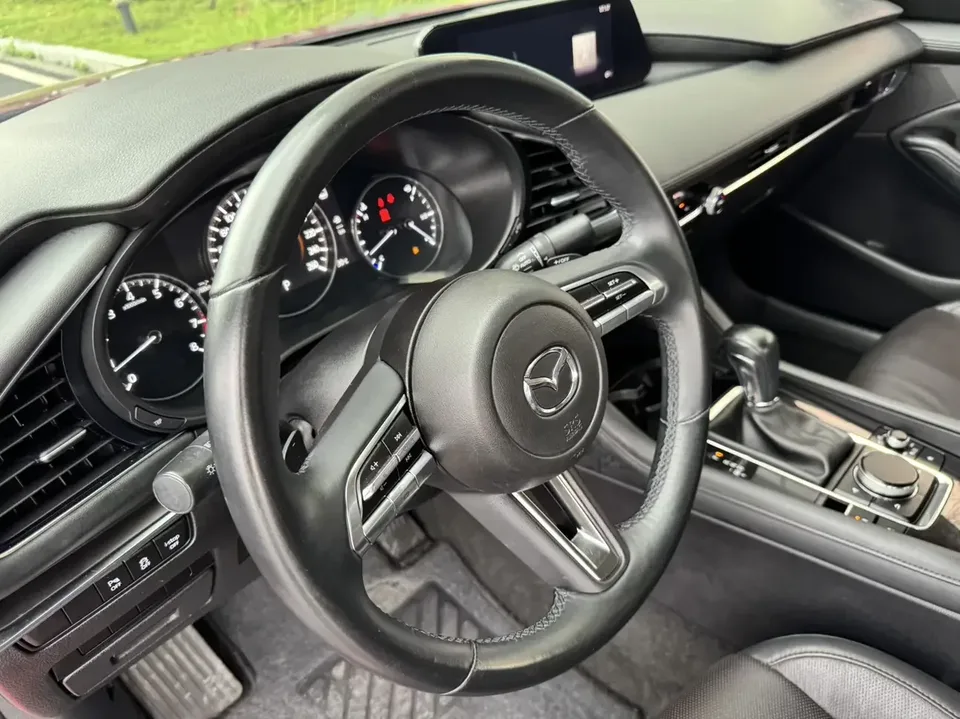 Mazda Axela Mazda3 Angkesela 2021 2.0L Automatic Elegant Edition 2022 — thumbnail 3