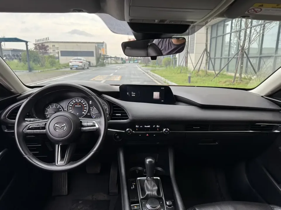 Mazda Axela Mazda3 Angkesela 2021 2.0L Automatic Elegant Edition 2022 — thumbnail 5