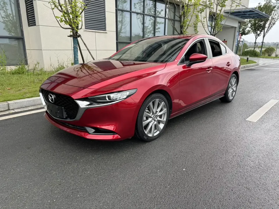 Mazda Axela Mazda3 Angkesela 2021 2.0L Automatic Elegant Edition 2022 — photo 1, buy with delivery to Moscow