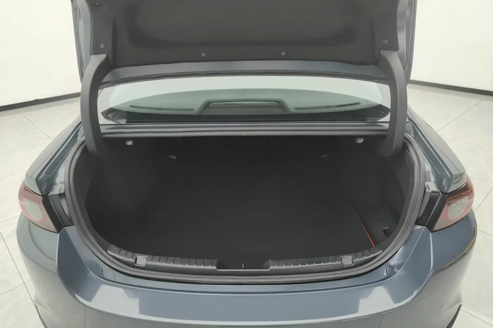 Mazda Axela Mazda3 Angkesela 2023 2.0L Automatic Premium Edition 2024 — thumbnail 5