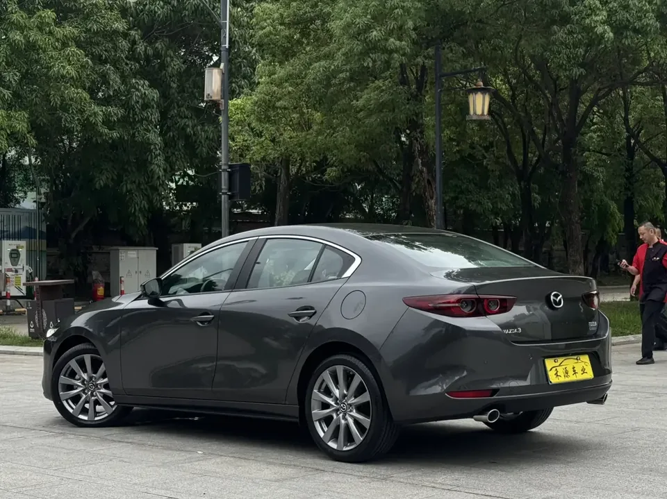 Mazda Axela Mazda3 Angkesela 2023 2.0L Automatic Premium Edition 2024 — миниатюра 2