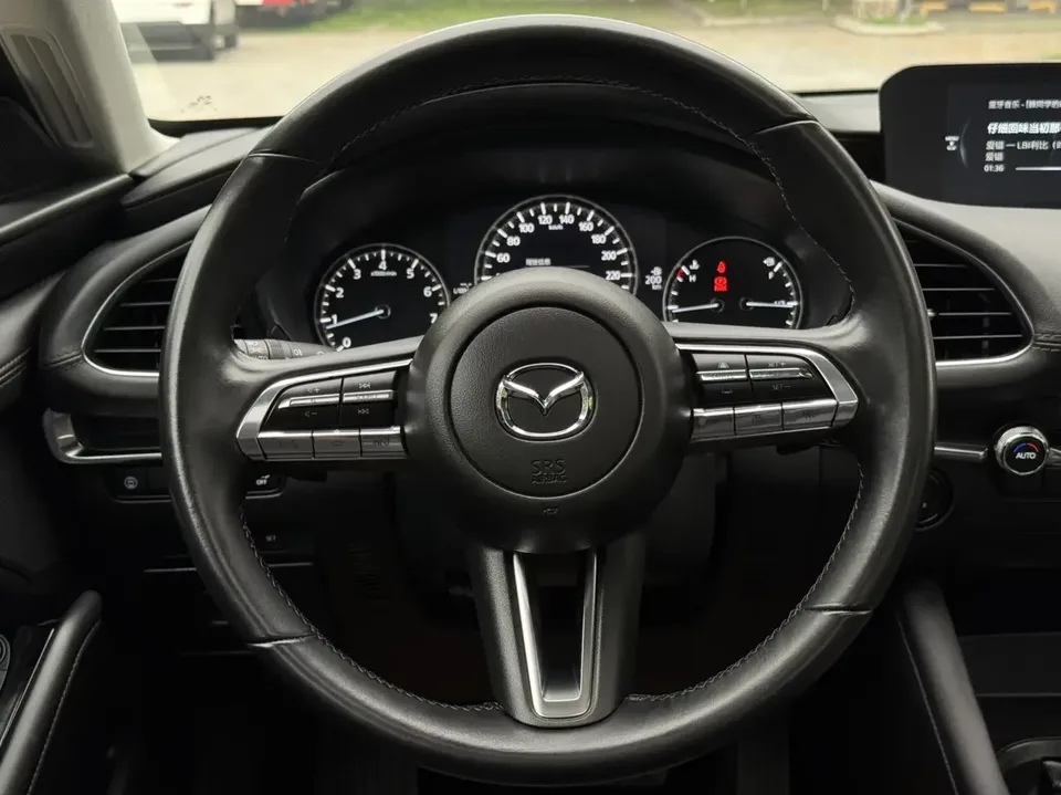 Mazda Axela Mazda3 Angkesela 2023 2.0L Automatic Premium Edition 2024 — миниатюра 5