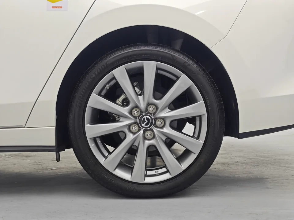 Mazda Axela Mazda3 Angkesela 2023 2.0L Automatic Elegant Edition 2024 — thumbnail 3