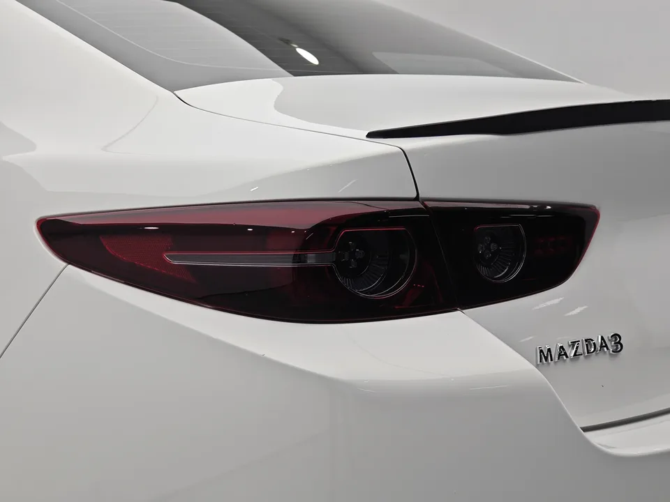 Mazda Axela Mazda3 Angkesela 2023 2.0L Automatic Elegant Edition 2024 — thumbnail 4