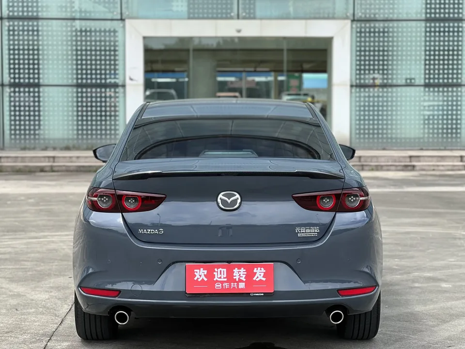 Mazda Axela Mazda3 Angkesela 2022 2.0L Automatic Premium Edition 2023 — thumbnail 2