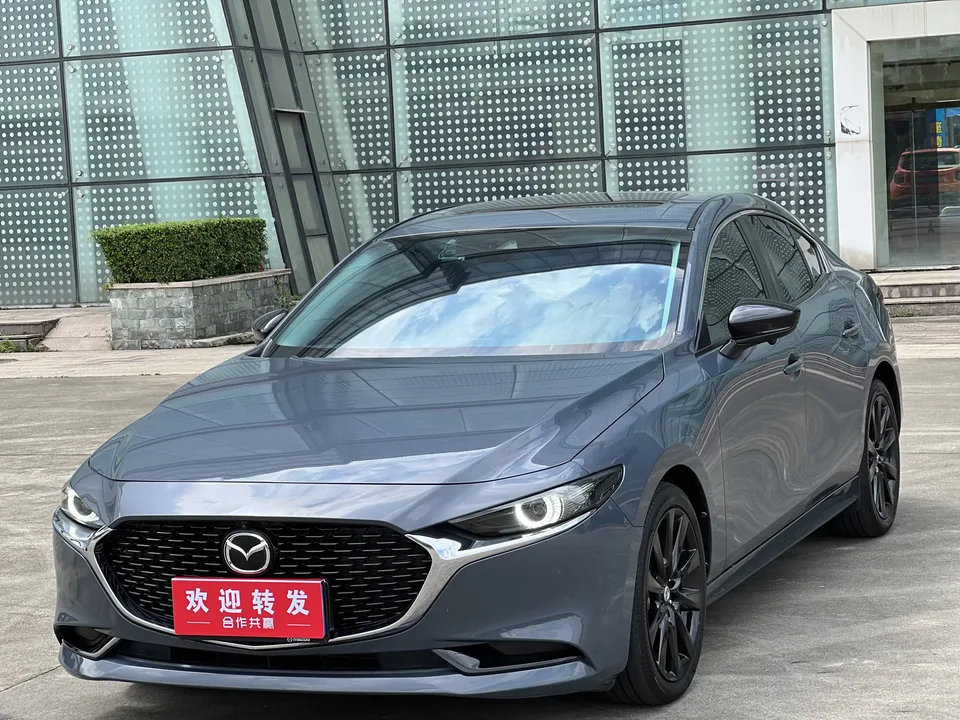Mazda Axela Mazda3 Angkesela 2022 2.0L Automatic Premium Edition 2023 — photo 1, buy with delivery to Moscow
