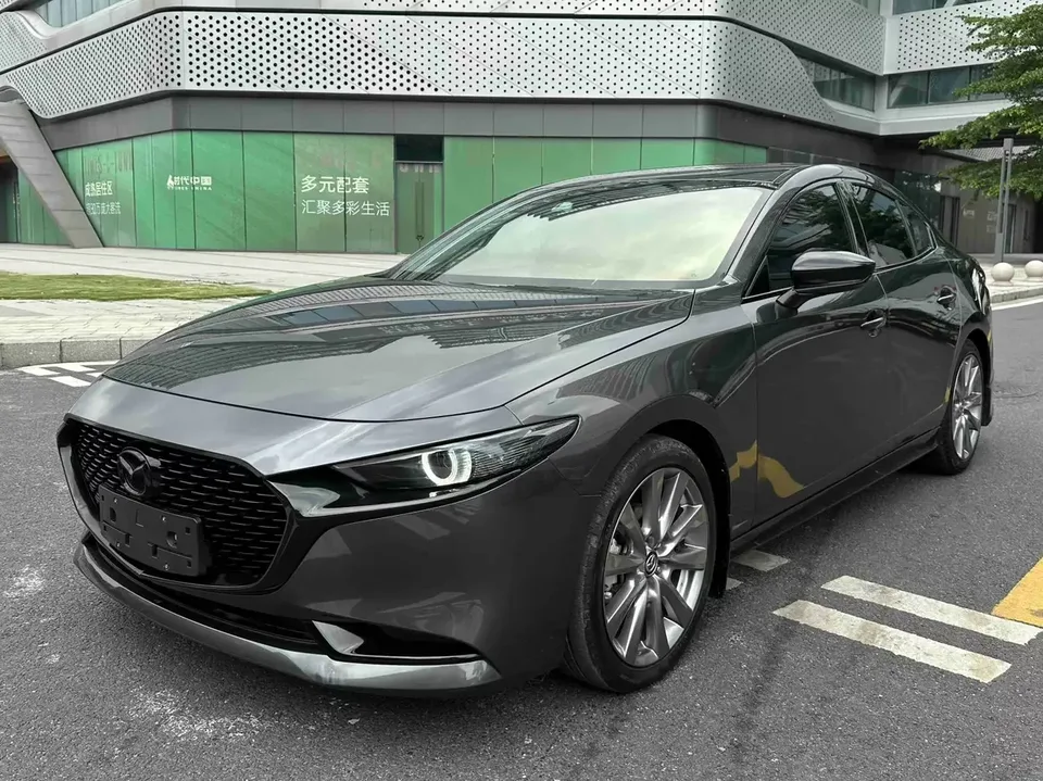 Mazda Axela Mazda3 Angkesela 2022 2.0L Automatic Elegant Edition 2022 — photo 1, buy with delivery to Moscow
