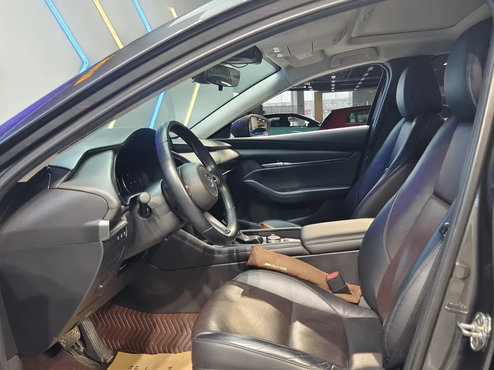 Mazda Axela Mazda3 Angkesela 2022 2.0L Automatic Elegant Edition 2023 — thumbnail 5