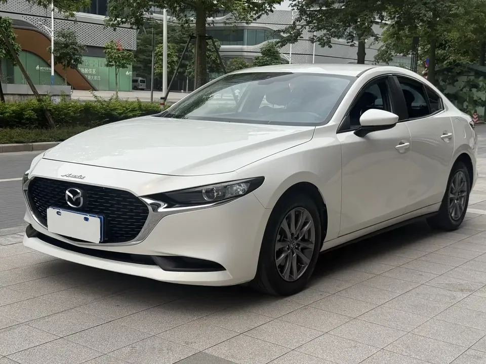 Mazda Axela Mazda3 Angkesela 2021 2.0L Automatic Quality Edition 2022 — photo 1, buy with delivery to Moscow
