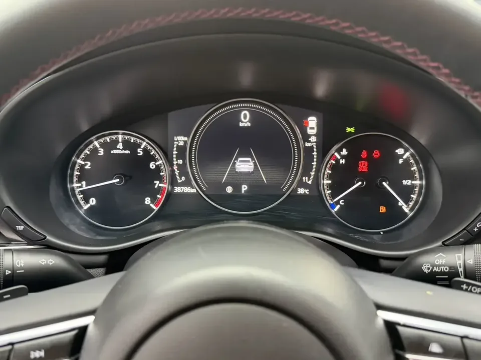 Mazda Axela Mazda3 Angkesela 2023 2.0L Automatic Premium Edition 2024 — миниатюра 4
