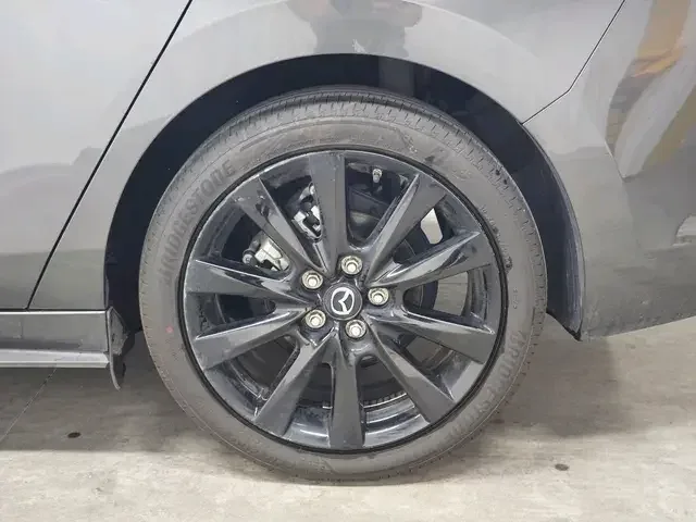 Mazda Axela Mazda3 Angkesela 2023 2.0L Automatic Premium Edition 2024 — thumbnail 3