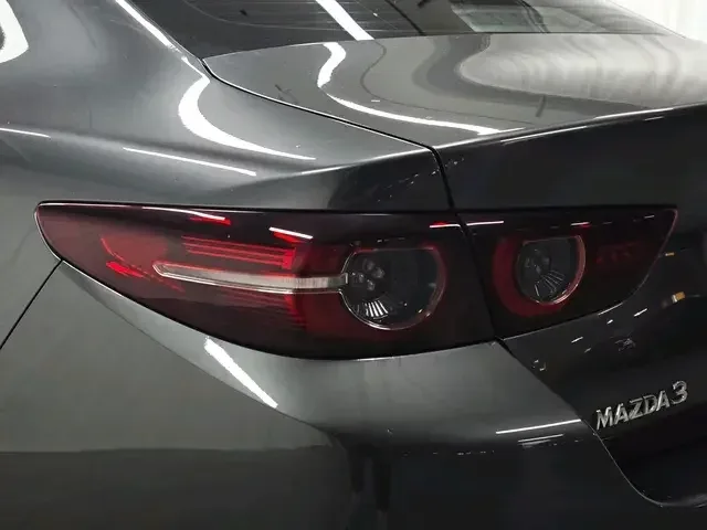 Mazda Axela Mazda3 Angkesela 2023 2.0L Automatic Premium Edition 2024 — thumbnail 4