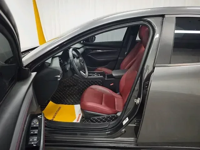 Mazda Axela Mazda3 Angkesela 2023 2.0L Automatic Premium Edition 2024 — thumbnail 5