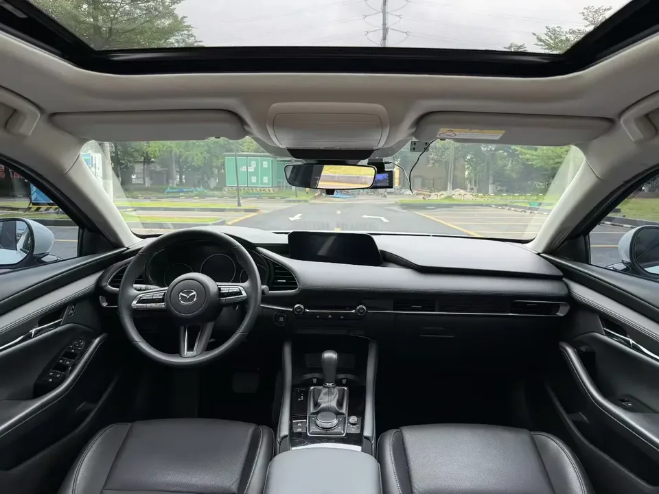 Mazda Axela Mazda3 Angkesela 2022 2.0L Automatic Elegant Edition 2023 — thumbnail 2