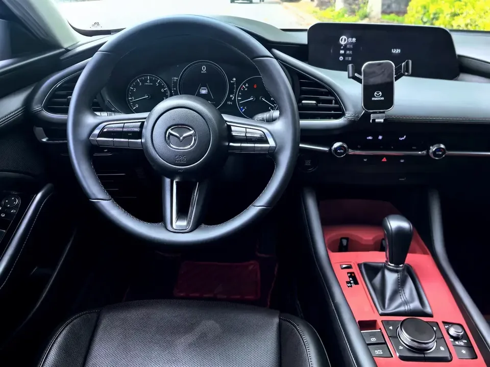 Mazda Axela Mazda3 Angkesela 2023 2.0L Automatic Elegant Edition 2023 — thumbnail 4