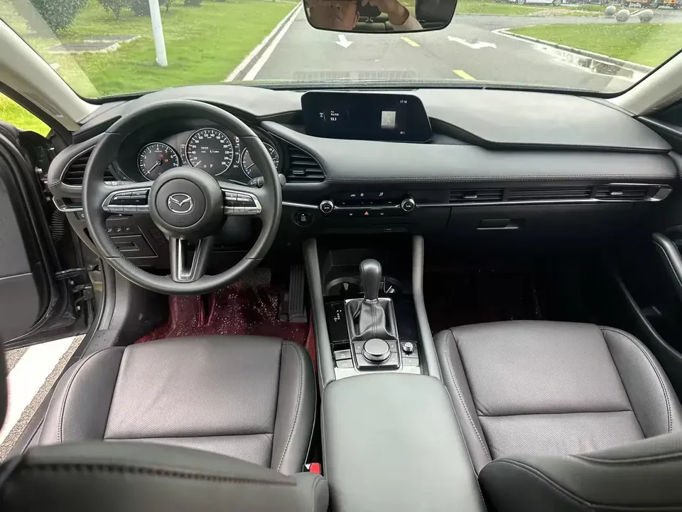 Mazda Axela Mazda3 Angkesela 2022 2.0L Automatic Premium Edition 2023 — thumbnail 5