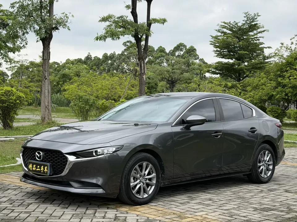 Mazda Axela Mazda3 Angkesela 2022 2.0L Automatic Quality Edition 2023 — photo 1, buy with delivery to Moscow