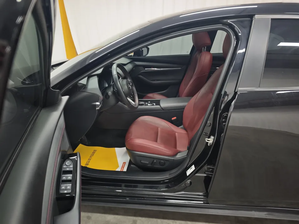 Mazda Axela Mazda3 Angkesela 2023 2.0L Automatic Quality Edition 2023 — thumbnail 5