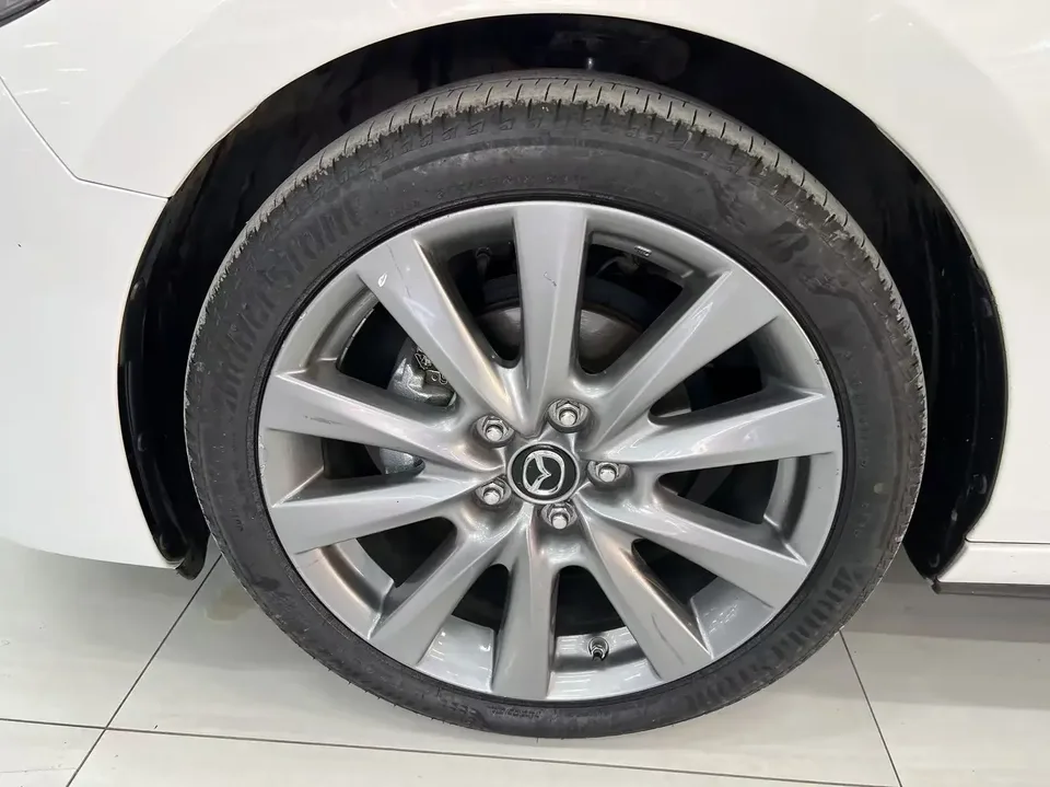 Mazda Axela Mazda3 Angkesela 2023 2.0L Automatic Elegant Edition 2024 — миниатюра 3