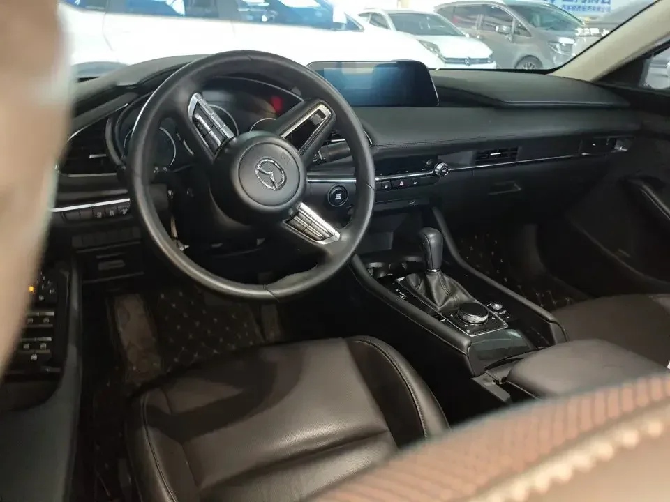 Mazda Axela Mazda3 Angkesela 2022 2.0L Automatic Elegant Edition 2022 — thumbnail 2