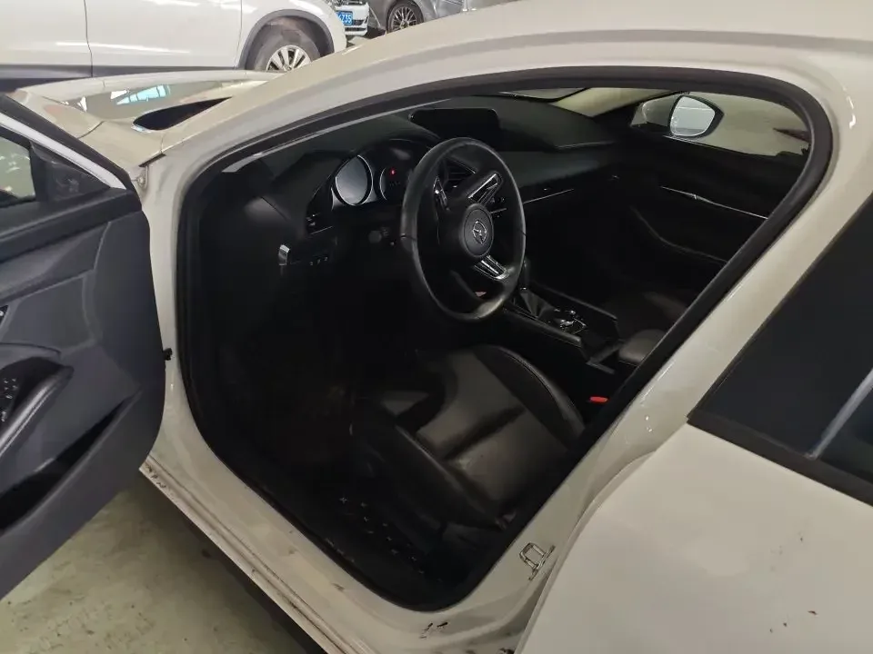 Mazda Axela Mazda3 Angkesela 2022 2.0L Automatic Elegant Edition 2022 — thumbnail 5