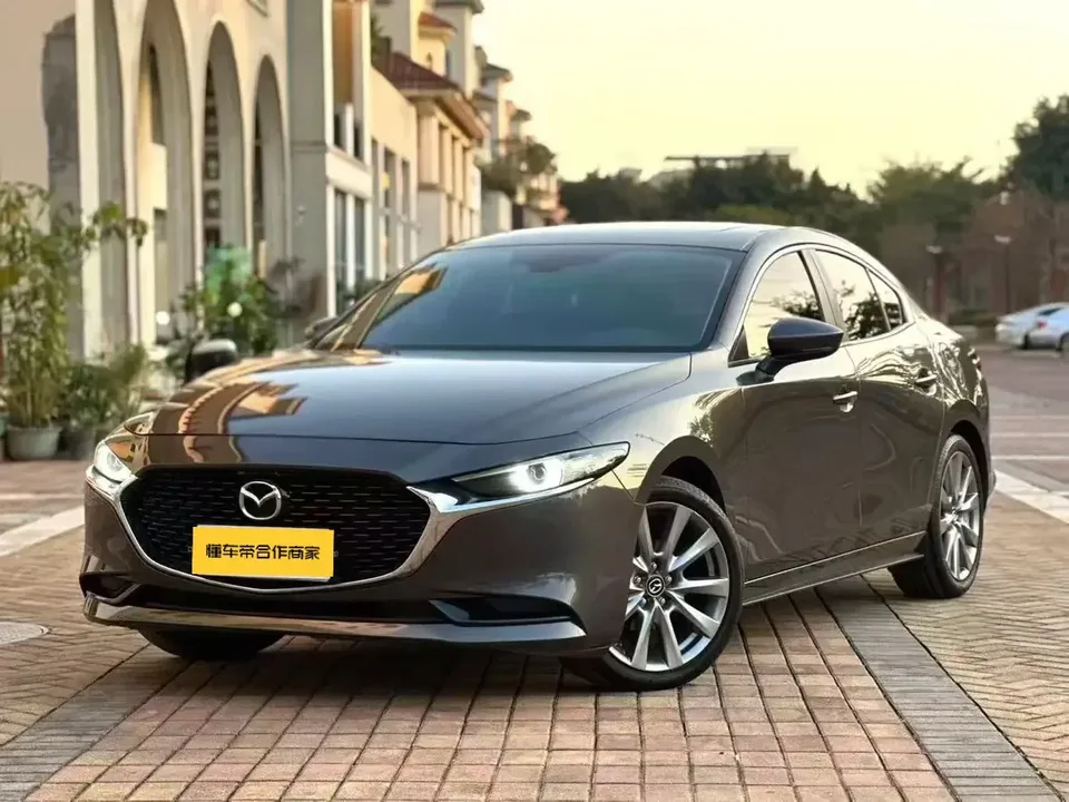 Mazda Axela Mazda3 Angkesela 2022 2.0L Automatic Quality Edition 2022 — photo 1, buy with delivery to Moscow