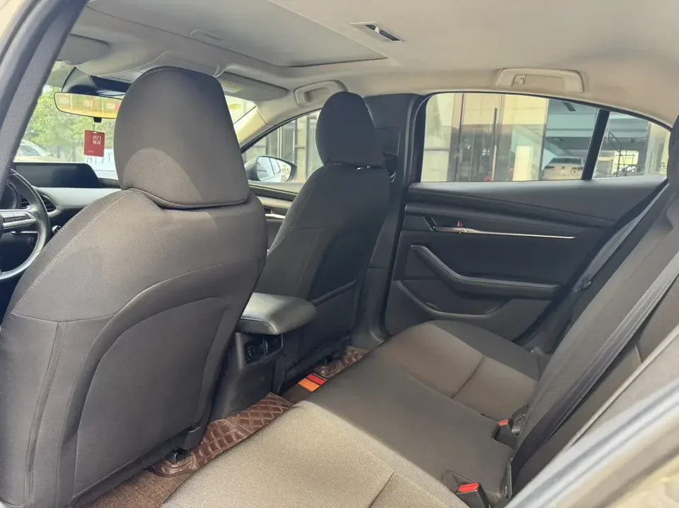 Mazda Axela Mazda3 Angkesela 2021 2.0L Automatic Premium Edition 2022 — thumbnail 3
