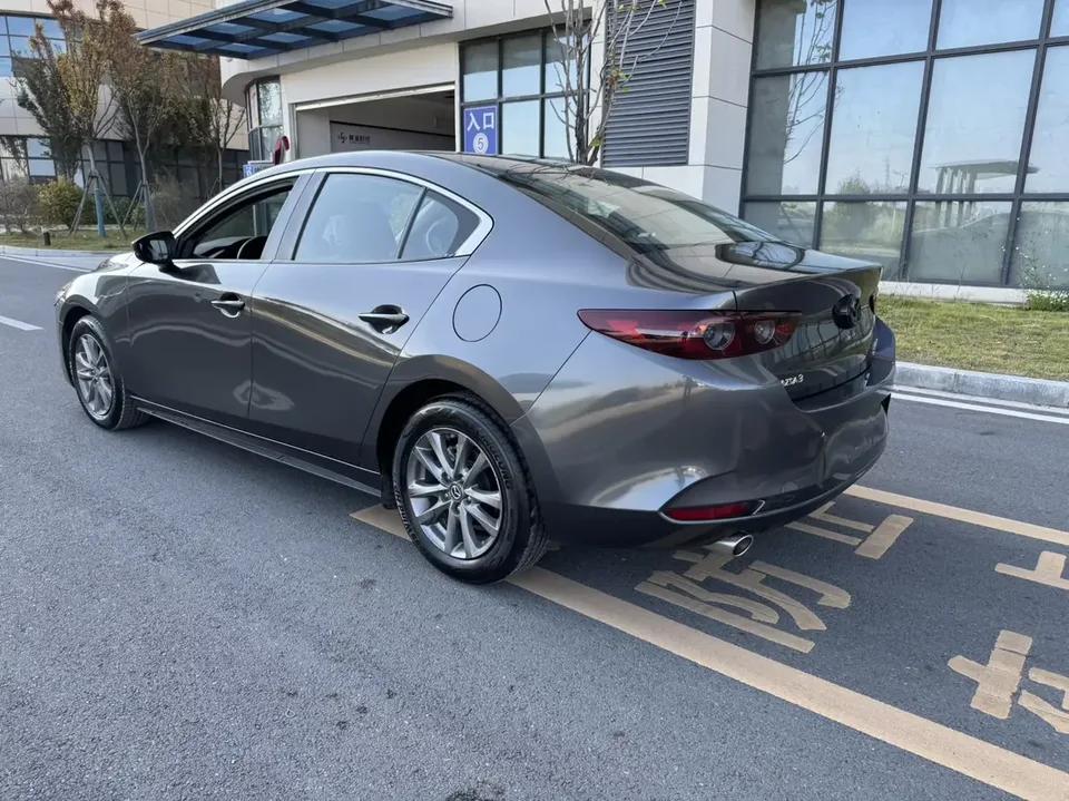 Mazda Axela Mazda3 Angkesela 2021 2.0L Automatic Premium Edition 2022 — thumbnail 4