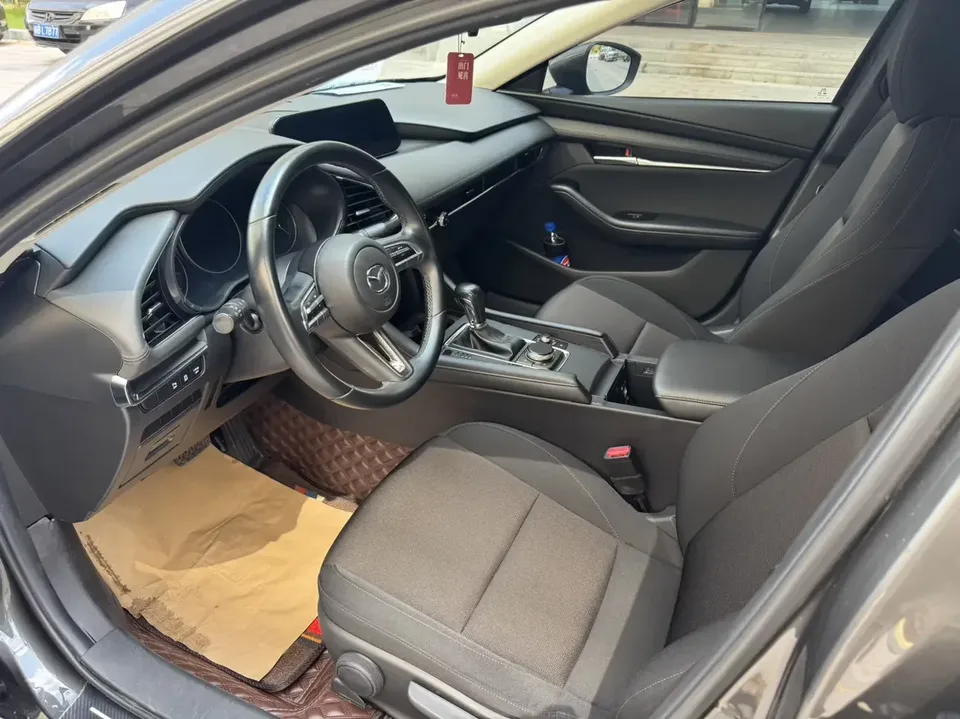 Mazda Axela Mazda3 Angkesela 2021 2.0L Automatic Premium Edition 2022 — thumbnail 5