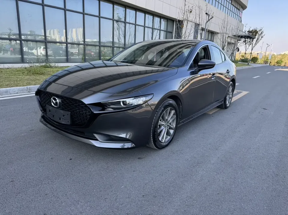 Mazda Axela Mazda3 Angkesela 2021 2.0L Automatic Premium Edition 2022 — photo 1, buy with delivery to Moscow
