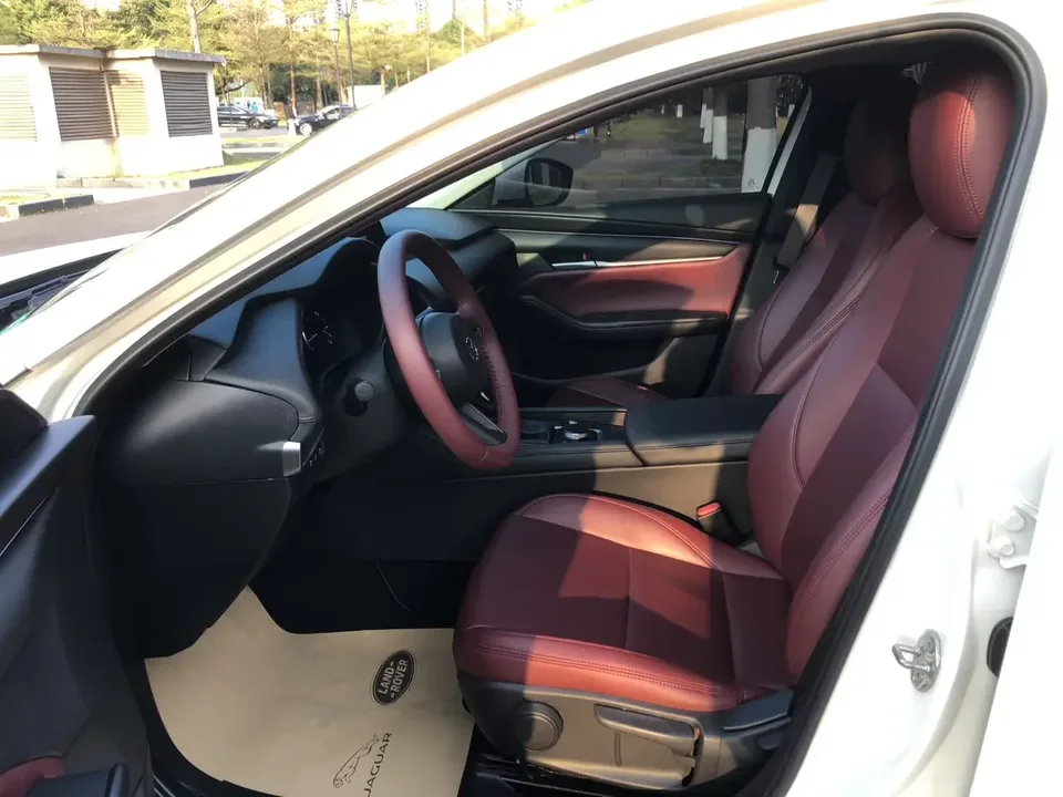 Mazda Axela Mazda3 Angkesela 2023 2.0L Automatic Quality Edition 2023 — thumbnail 4