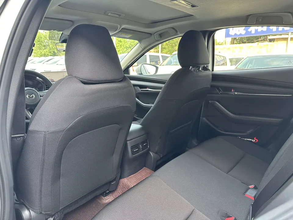 Mazda Axela Mazda3 Angkesela 2021 2.0L Automatic Premium Edition 2022 — thumbnail 3