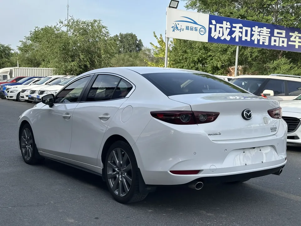 Mazda Axela Mazda3 Angkesela 2021 2.0L Automatic Premium Edition 2022 — thumbnail 4