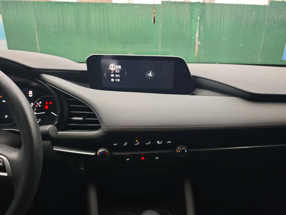 Mazda Axela Mazda3 Angkesela 2023 2.0L Automatic Premium Edition 2023 — thumbnail 3