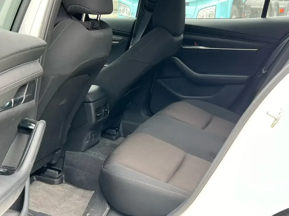Mazda Axela Mazda3 Angkesela 2023 2.0L Automatic Quality Edition 2024 — thumbnail 3