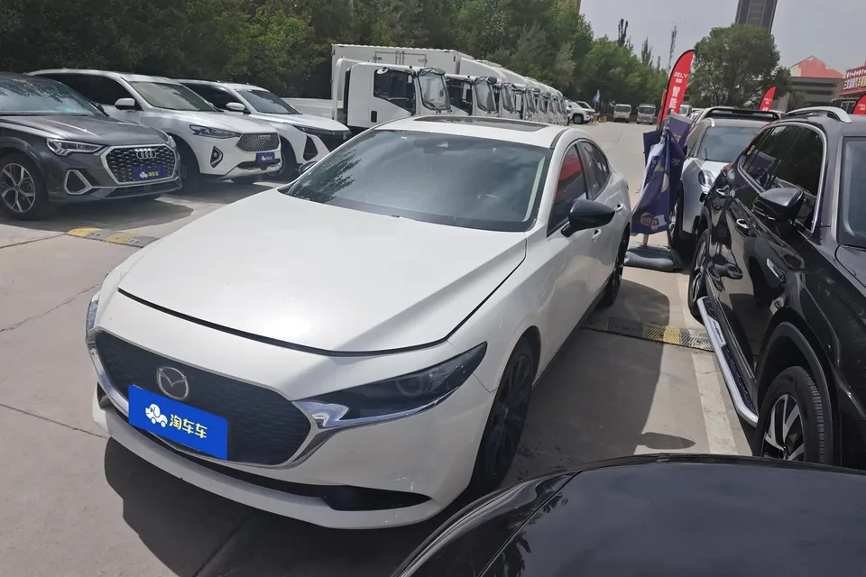 Mazda Axela Mazda3 Angkesela 2023 2.0L Automatic Quality Edition 2024 — photo 1, buy with delivery to Moscow