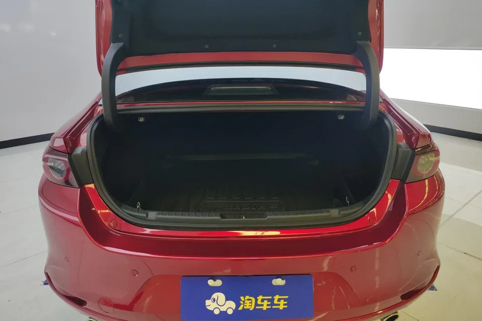 Mazda Axela Mazda3 Angkesela 2023 2.0L Automatic Premium Edition 2025 — thumbnail 5