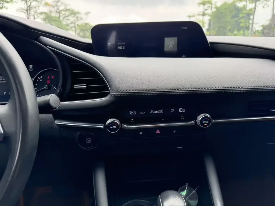 Mazda Axela Mazda3 Angkesela 2023 2.0L Automatic Premium Edition 2023 — thumbnail 3