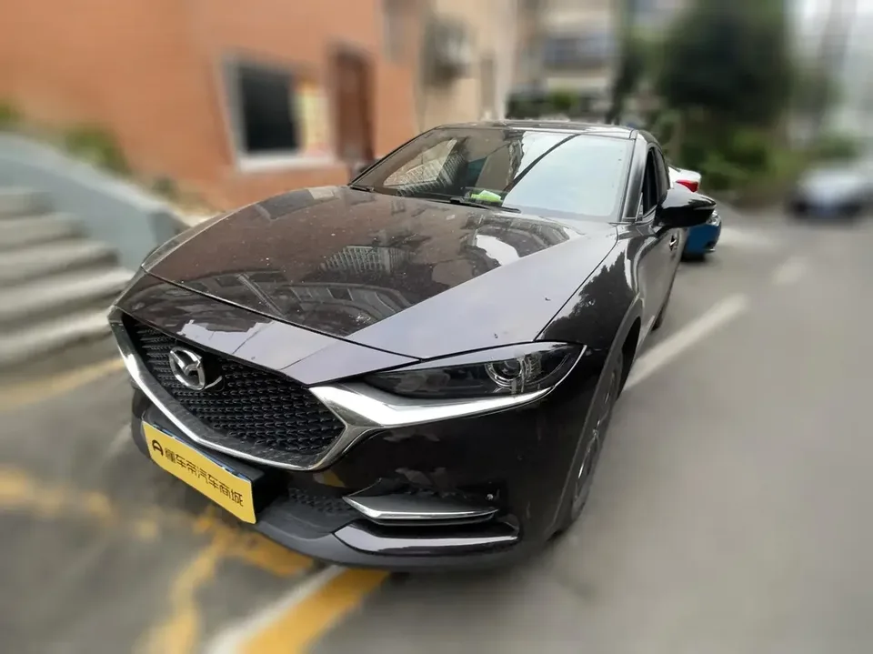 Mazda CX-4 Mazda CX-4 2021 2.0L 2WD Blue Sky Vitality Edition 2022 — photo 1, buy with delivery to Moscow