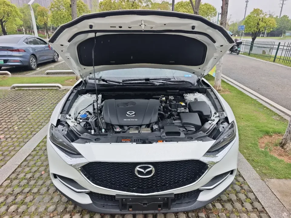 Mazda CX-4 Mazda CX-4 2021 2.0L 2WD Blue Sky Vitality Edition 2022 — thumbnail 2