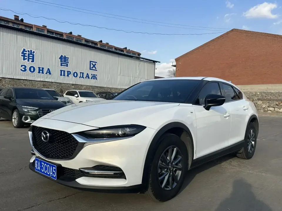 Mazda CX-4 Mazda CX-4 2021 2.0L 2WD Blue Sky Vitality Edition 2023 — photo 1, buy with delivery to Moscow
