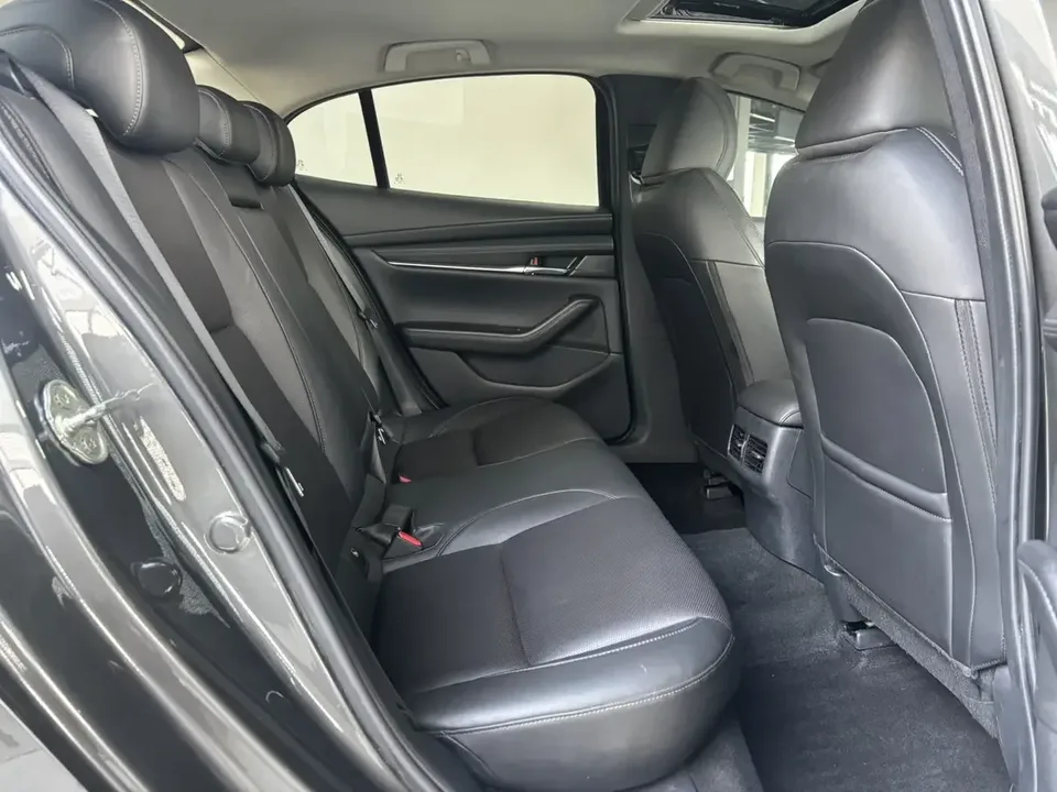 Mazda Axela Mazda3 Angkesela 2022 2.0L Automatic Elegant Edition 2022 — thumbnail 4