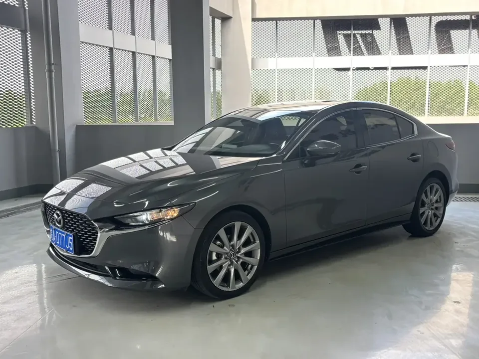Mazda Axela Mazda3 Angkesela 2022 2.0L Automatic Elegant Edition 2022 — photo 1, buy with delivery to Moscow