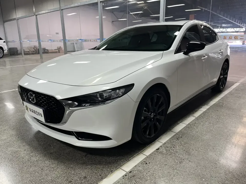 Mazda Axela Mazda3 Angkesela 2023 2.0L Automatic Elegant Edition 2023 — photo 1, buy with delivery to Moscow