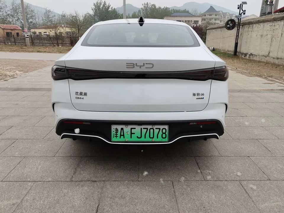 BYD Seal 06DM Seal 06DM 2025 DM-i 120KM Premium Edition 2025 — thumbnail 2