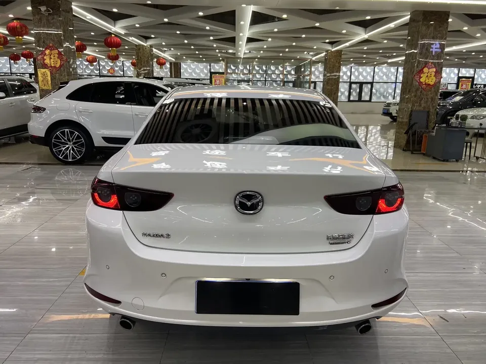 Mazda Axela Mazda3 Angkesela 2021 2.0L Automatic Elegant Edition 2022 — thumbnail 2