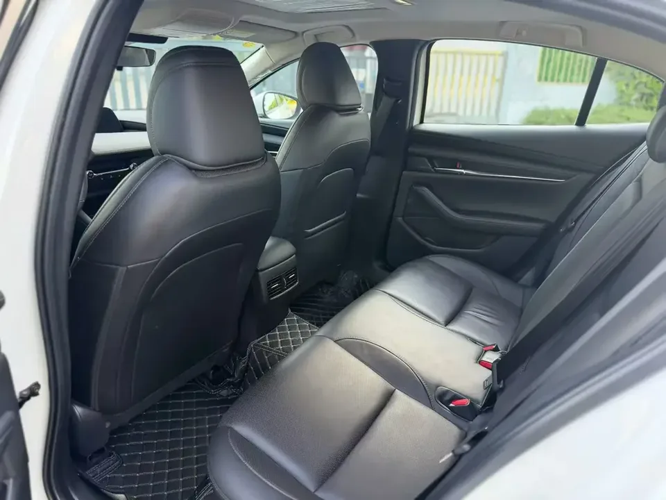 Mazda Axela Mazda3 Angkesela 2023 2.0L Automatic Quality Edition 2024 — thumbnail 3