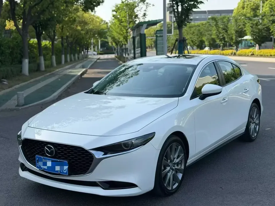 Mazda Axela Mazda3 Angkesela 2023 2.0L Automatic Quality Edition 2024 — photo 1, buy with delivery to Moscow